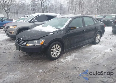 2015 Volkswagen Passat 1.8T Wolfsburg Edition z USA, uszkodzony, nr VIN 1VWAT7A3XFC069568